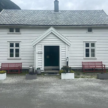 Brekke Gard Hostel-3